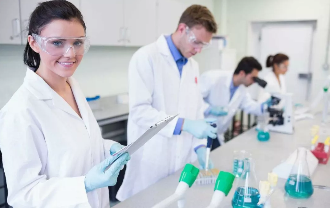 萬泰供應優(yōu)質(zhì)的防護高清薄膜，為醫(yī)用防護提供保障！